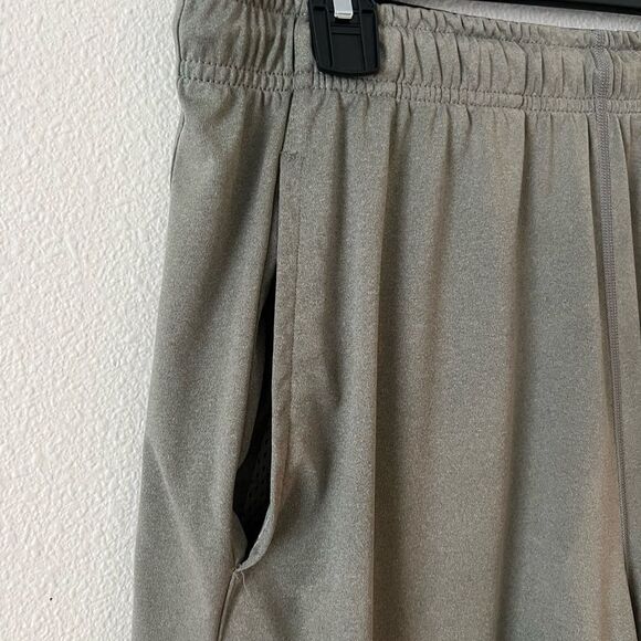 Nike Men's Standard Fit Lightweight Elastic Waist Dri-Fit Short (Grey,L) - Picture 3 of 10